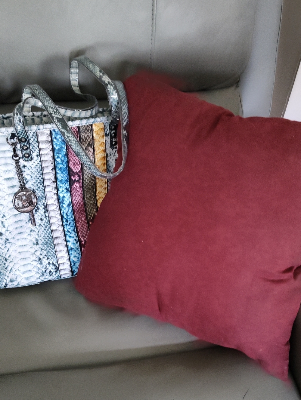 Bagley Mishka NWT Multicolor Snake-Print Tote Bag Vegan Leather, Purse Pillow - Picture 8 of 15